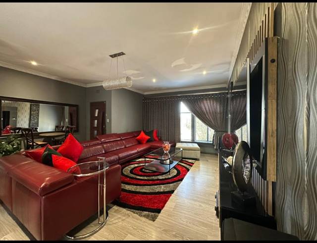 3 BEDROOM HOUSE FOR SALE IN LEONDALE